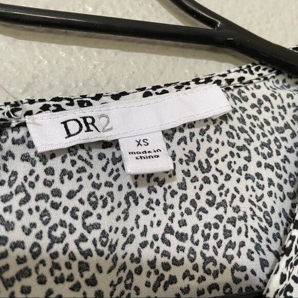 Daniel Rainn DR2 Black & White Cheetah Print Short Sleeve Blouse Womens XS - Picture 4 of 8